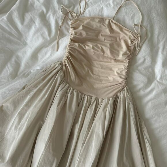 Amy Lynn Nude Puffball Midi Dress | S - Picture 1 of 3